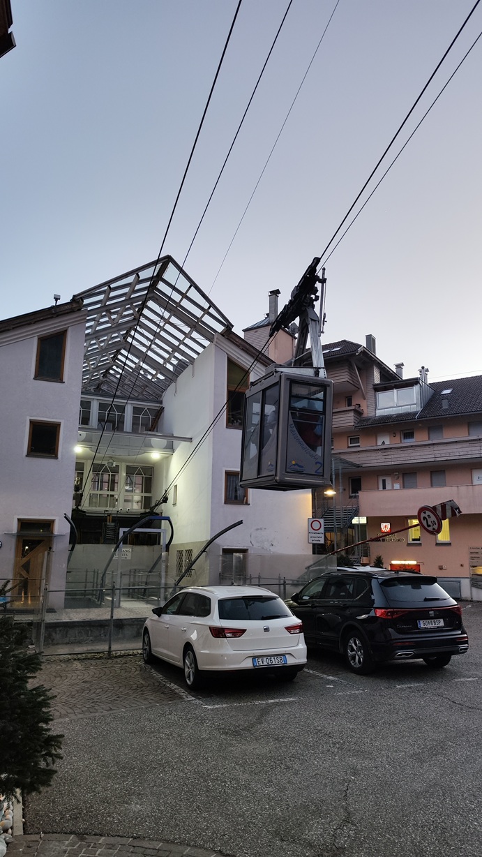 M&uuml;hlbach &ndash; Meranza: Konec star&eacute; lanovky a pl&aacute;n nov&eacute; kabinky